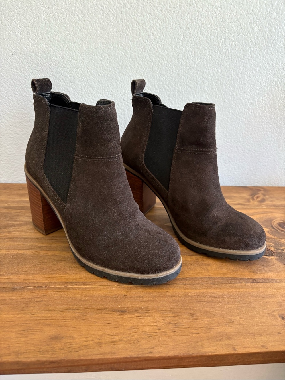Buckle Crevo Women's Brown Suede Block Heel Chelsea Boot